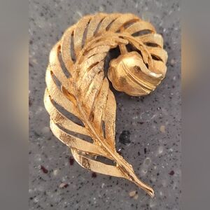 Vintage 1960's Gold Tone Feather Fern Leaf Brooch